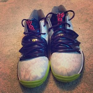 Kyries White Mamba Size 7.5